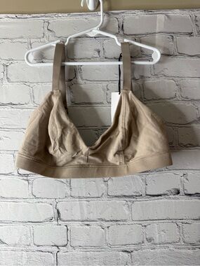 NWT subset the triangle bra in stone size medium